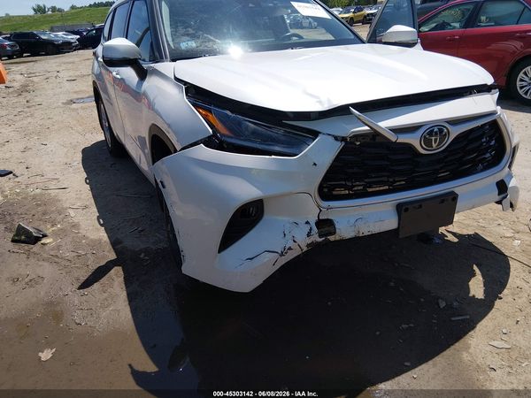 2021 TOYOTA HIGHLANDER LE