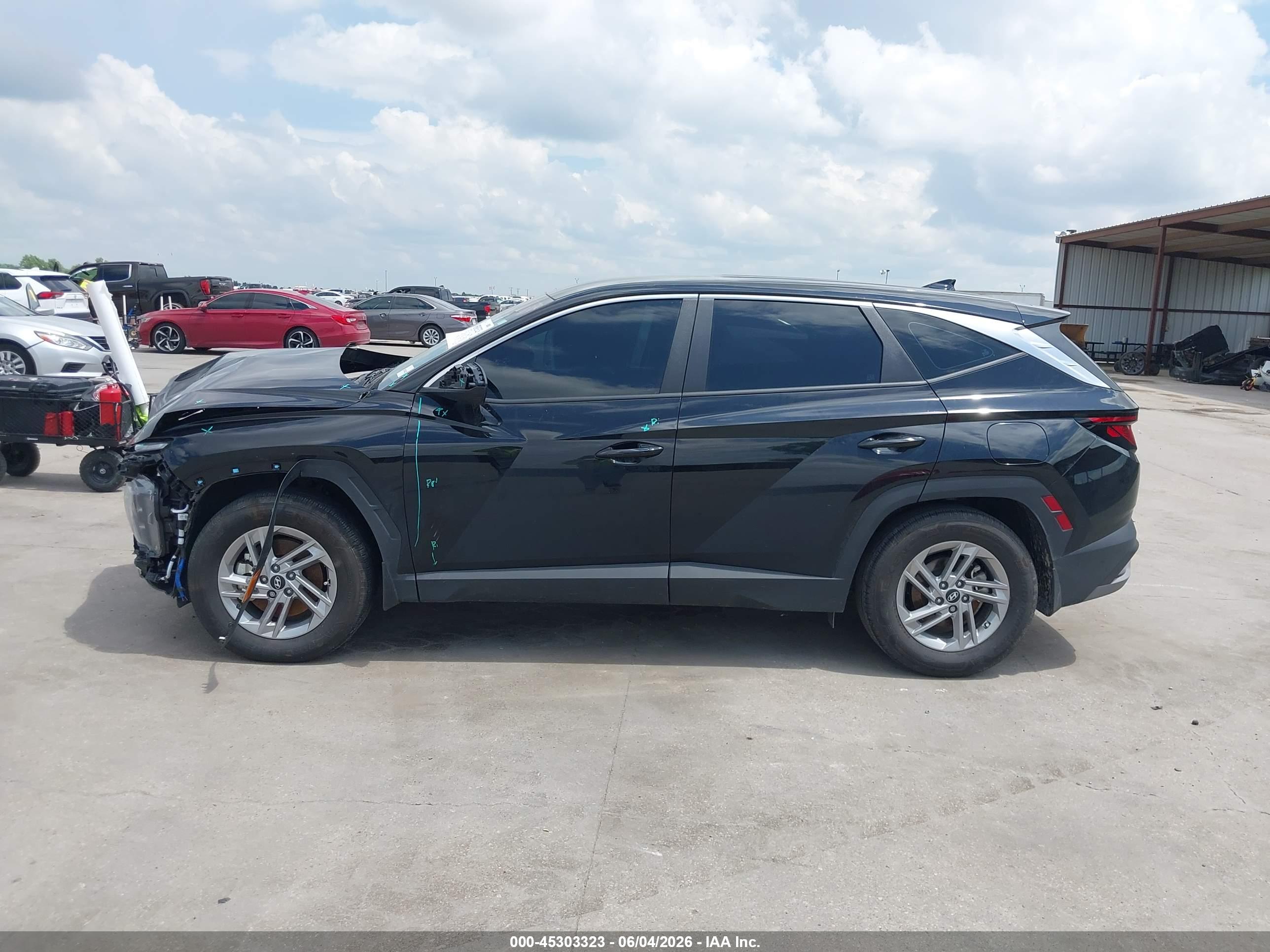 2025 HYUNDAI TUCSON SE