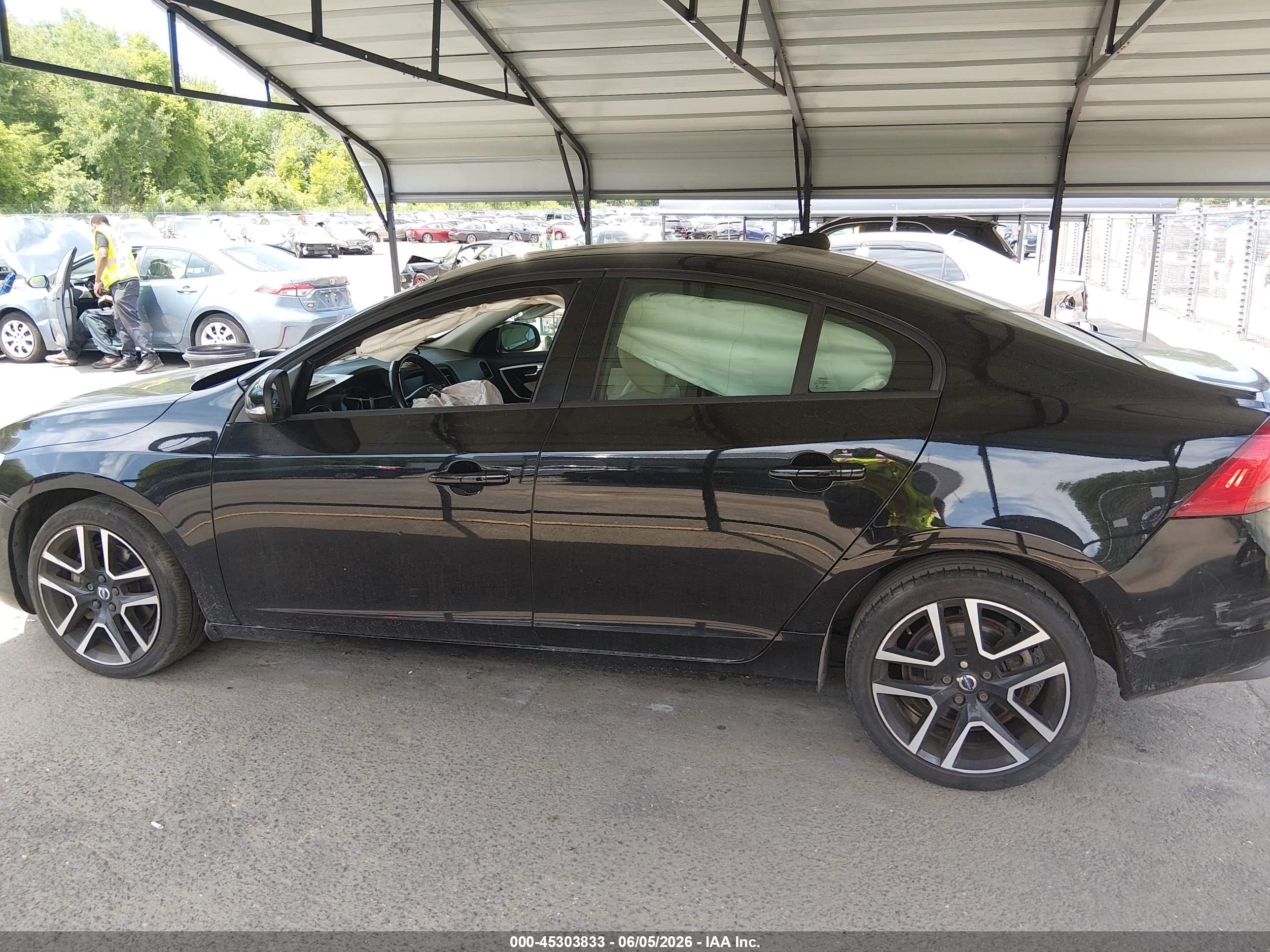 2017 VOLVO S60 T5 DYNAMIC