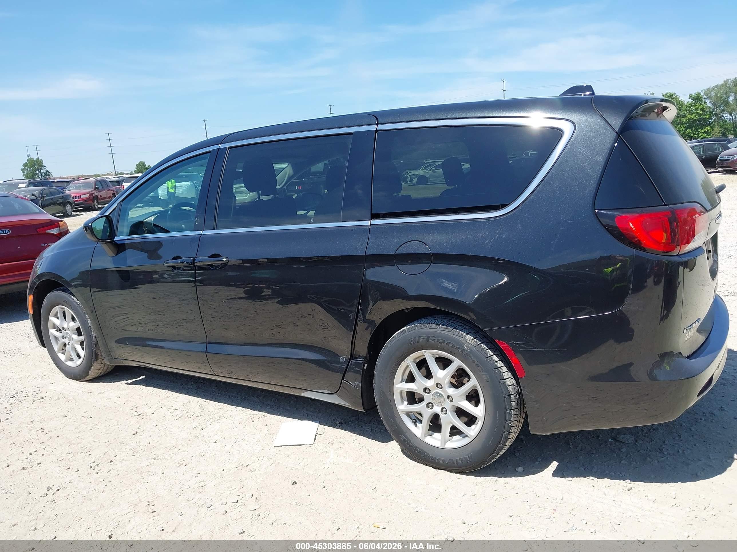 2017 CHRYSLER PACIFICA LX