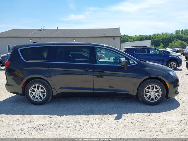 2017 CHRYSLER PACIFICA LX