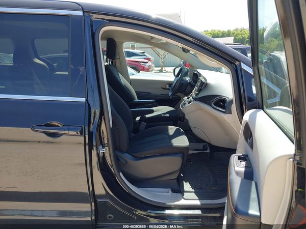 2017 CHRYSLER PACIFICA LX