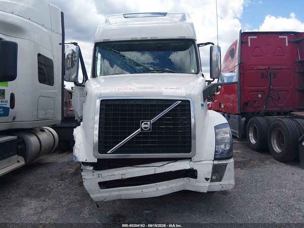 2017 VOLVO VNL