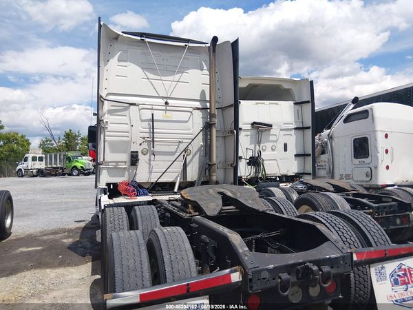 2017 VOLVO VNL