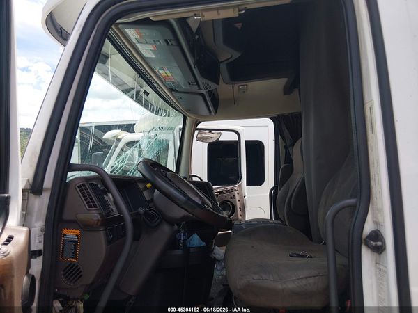 2017 VOLVO VNL