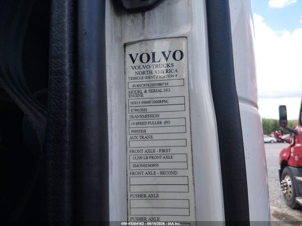 2017 VOLVO VNL