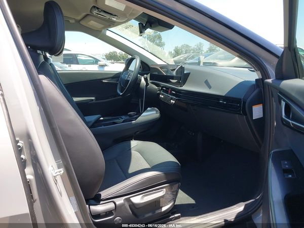 2025 KIA EV6 LIGHT LONG RANGE RWD
