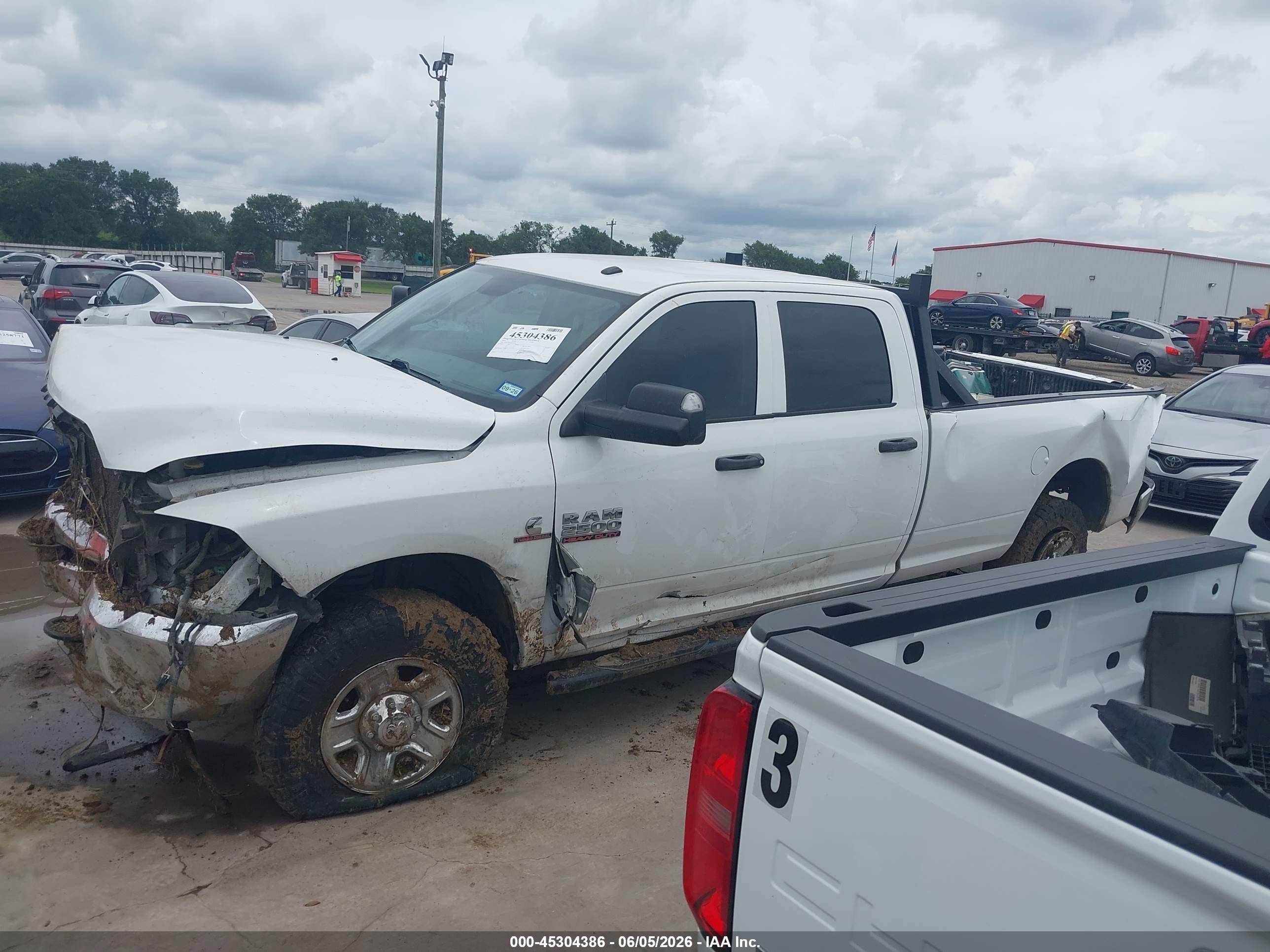 2018 RAM 2500 ST CREW CAB 4X4