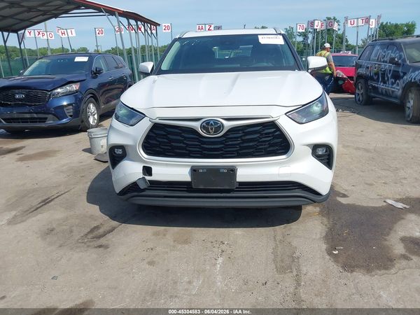 2024 TOYOTA HIGHLANDER XLE