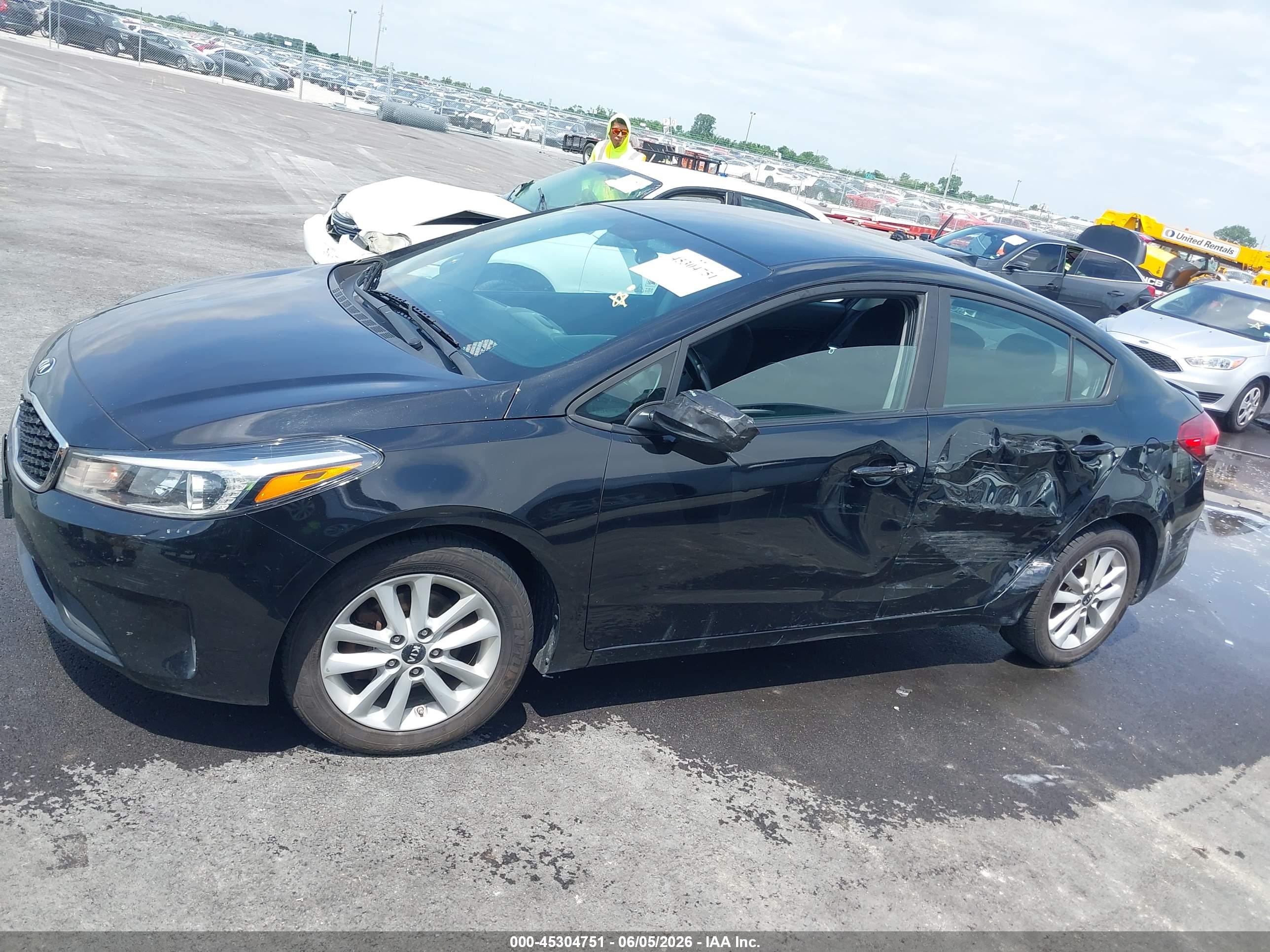2017 KIA FORTE S