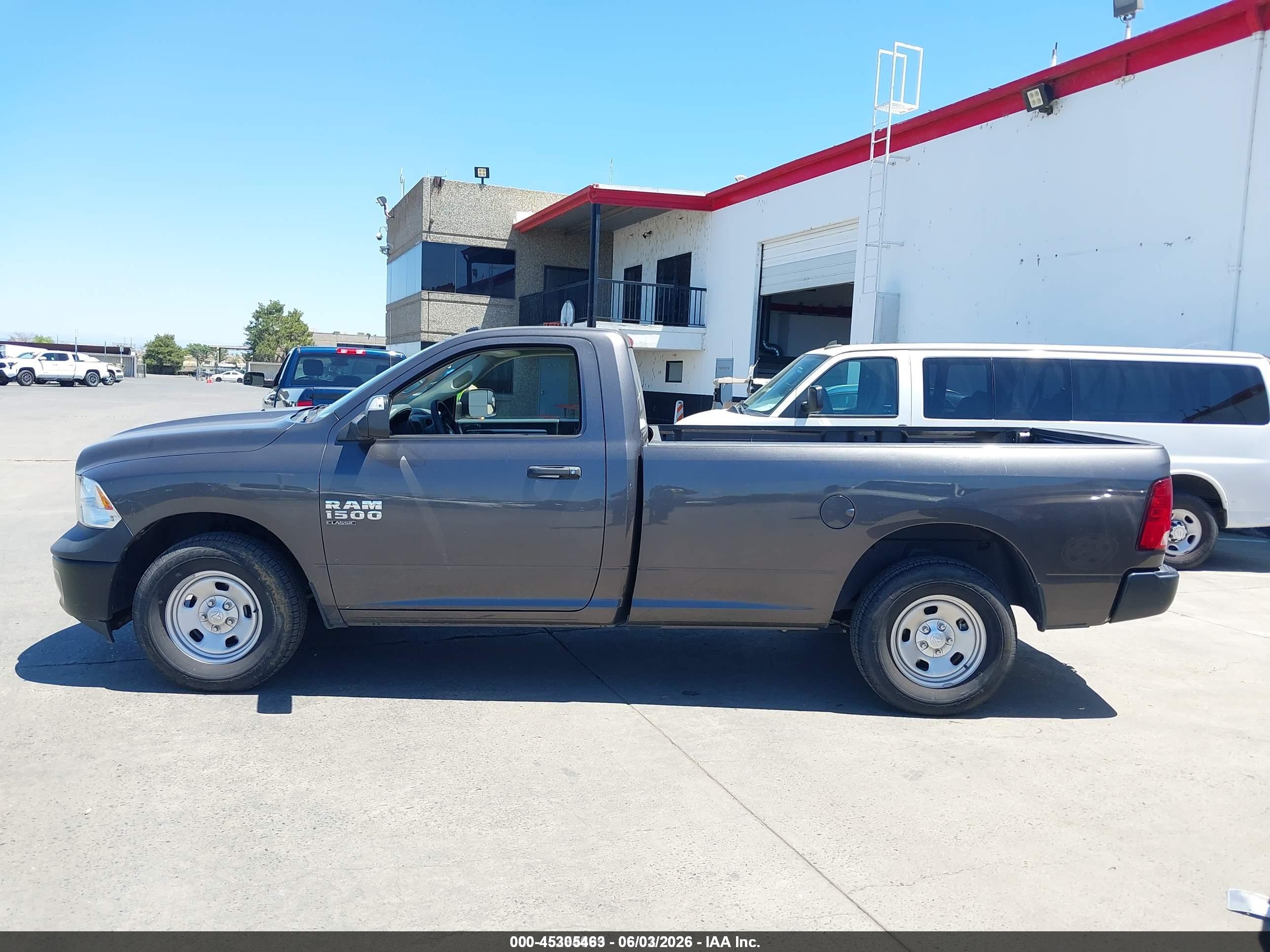 2019 RAM 1500 CLASSIC TRADESMAN  4X2 8' BOX