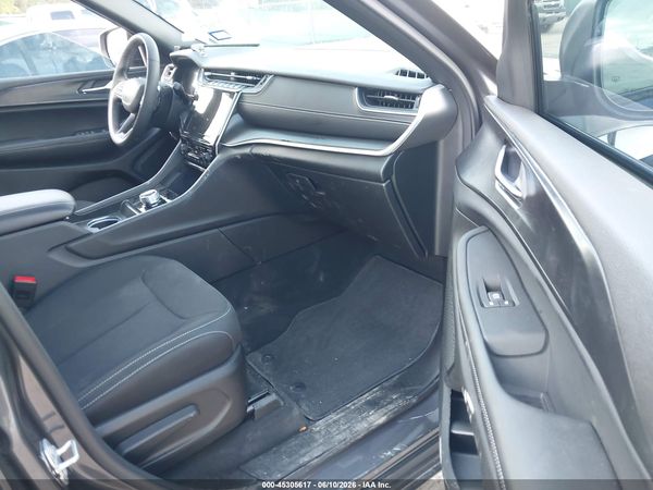 2025 JEEP GRAND CHEROKEE L LAREDO X 4X2