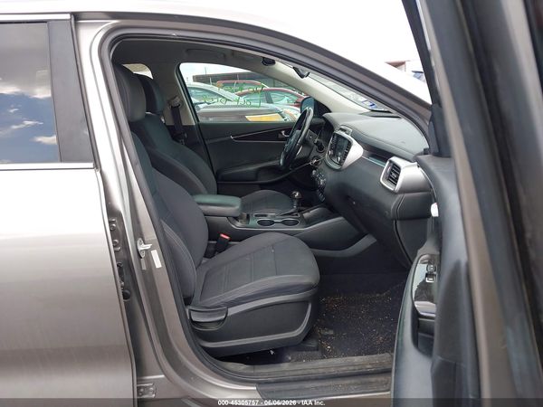 2017 KIA SORENTO 2.4L LX