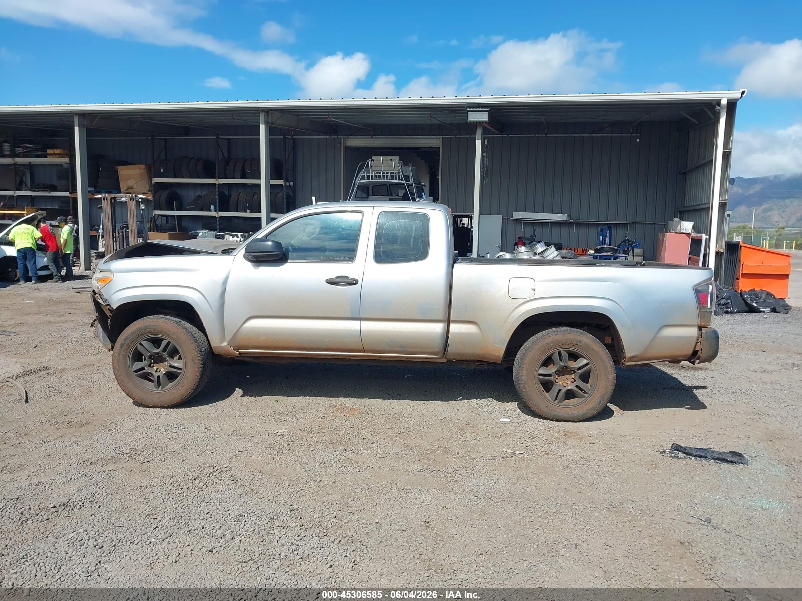 2017 TOYOTA TACOMA SR