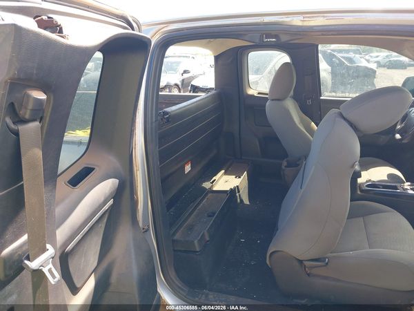 2017 TOYOTA TACOMA SR