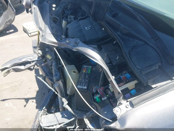2013 TOYOTA SIENNA XLE V6 8 PASSENGER