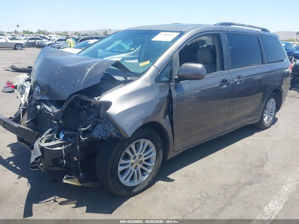 2013 TOYOTA SIENNA XLE V6 8 PASSENGER