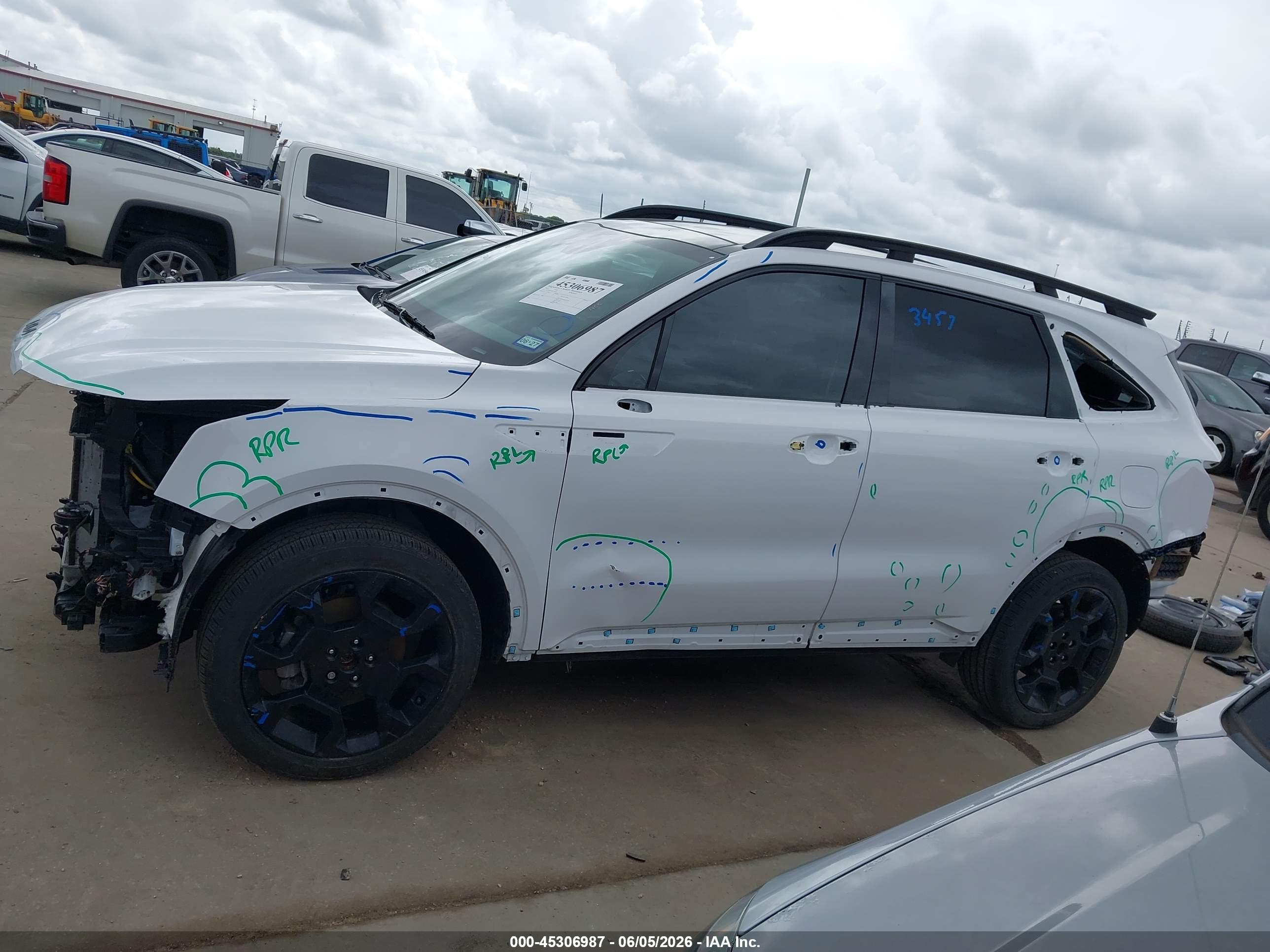 2025 KIA SORENTO X-LINE EX