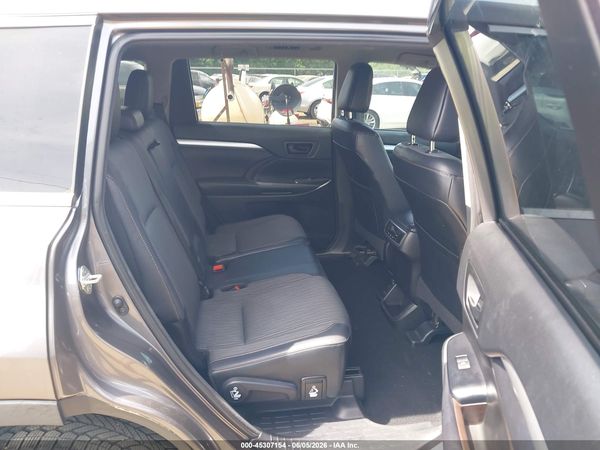 2018 TOYOTA HIGHLANDER LE PLUS
