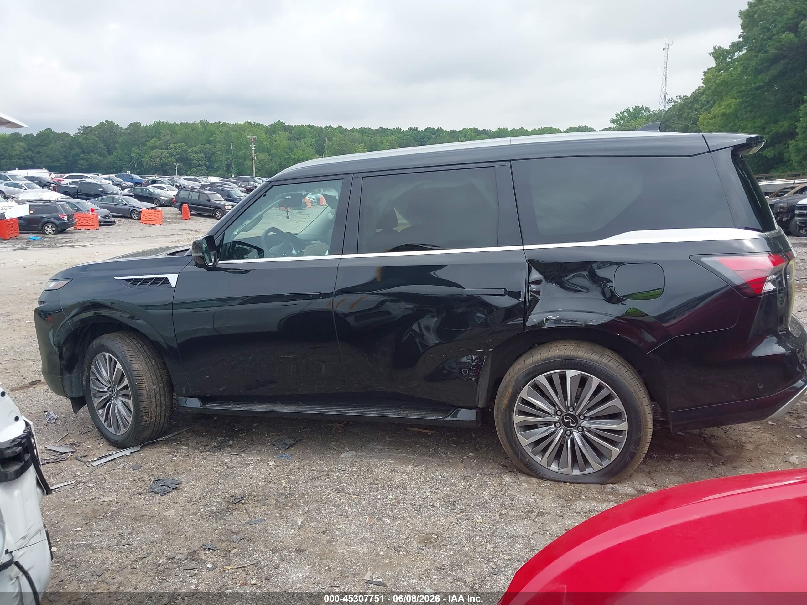 2025 INFINITI QX80 SENSORY AWD
