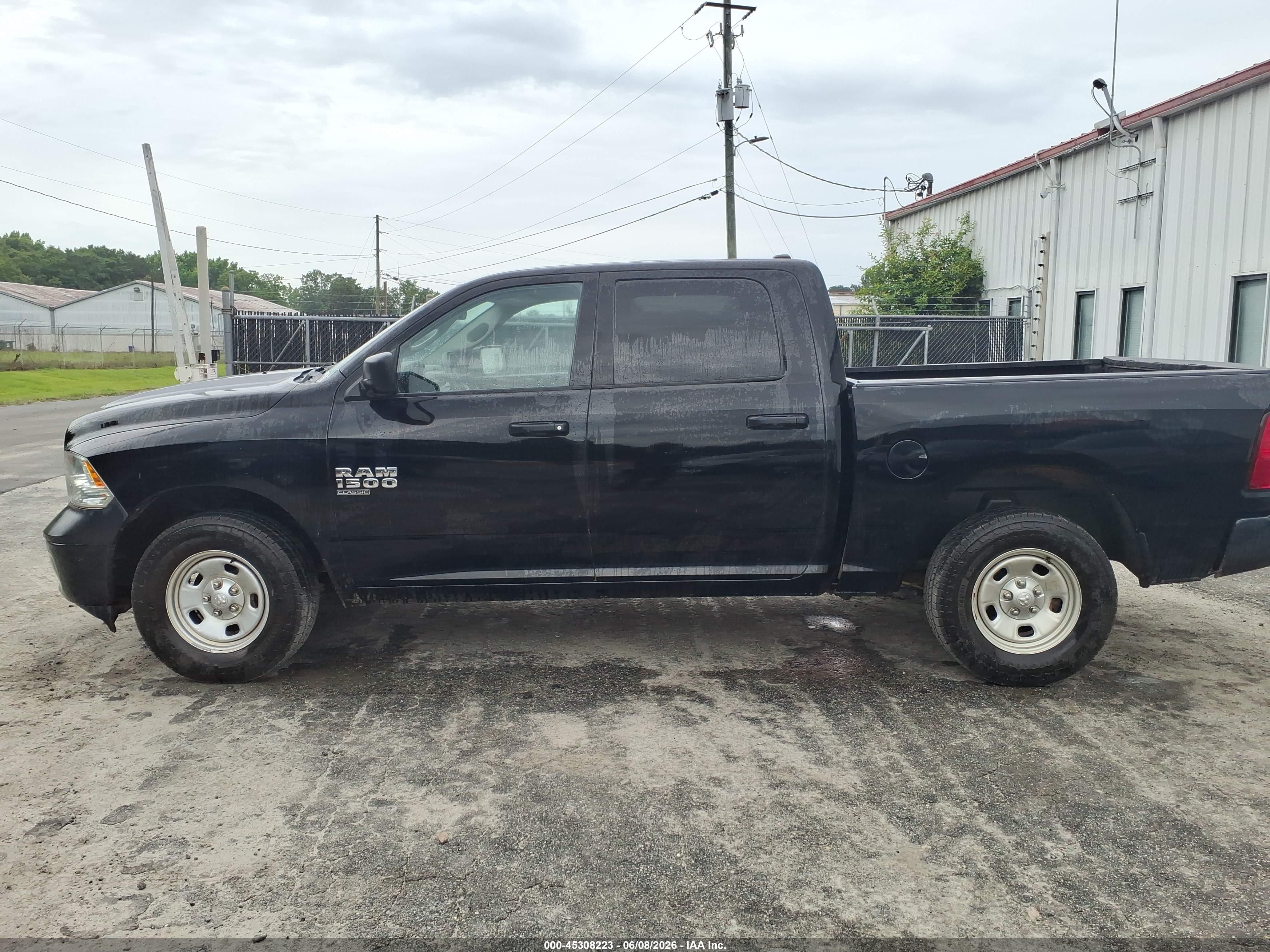 2019 RAM 1500 CLASSIC TRADESMAN  4X4 5'7 BOX