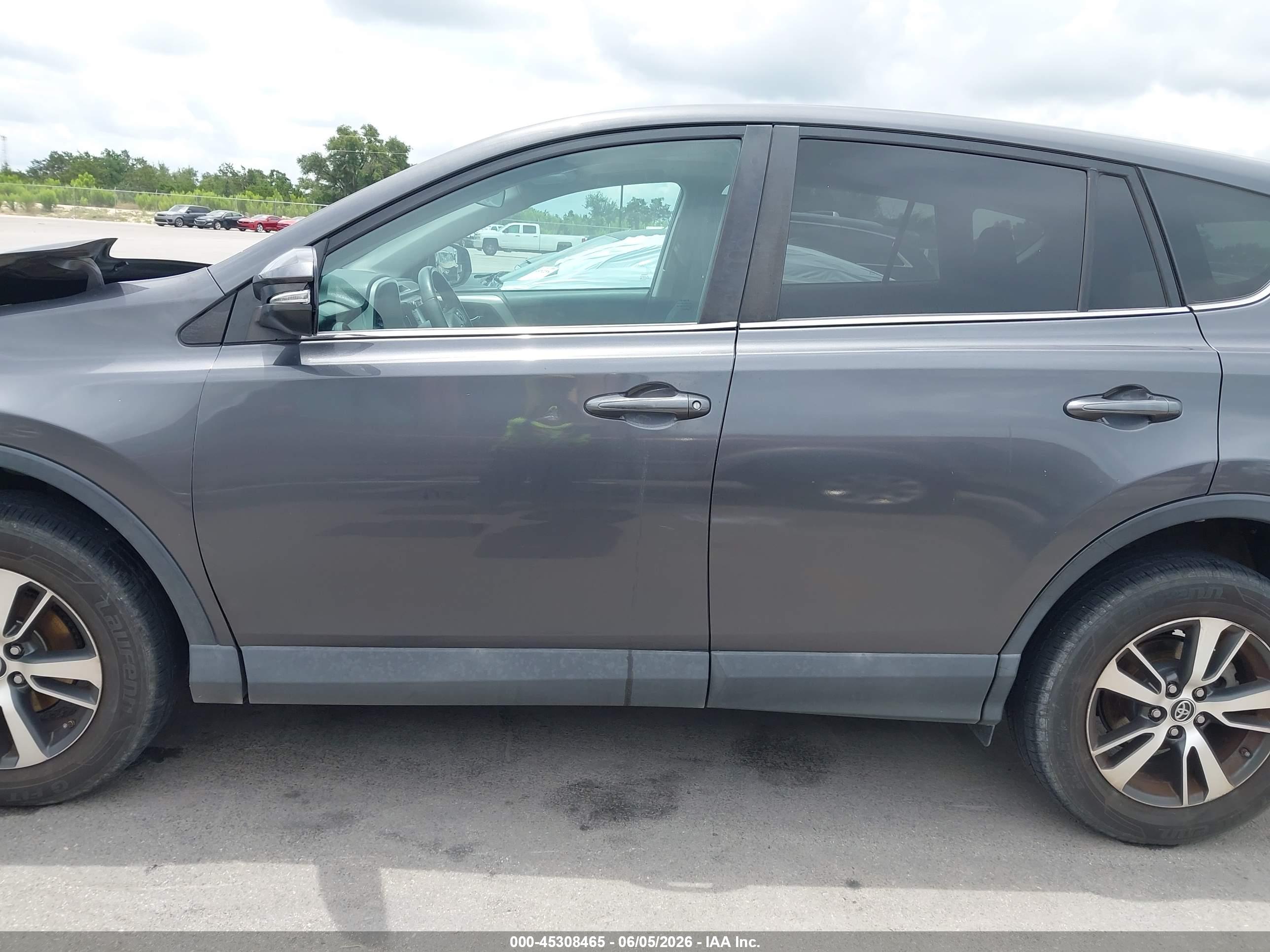 2018 TOYOTA RAV4 XLE