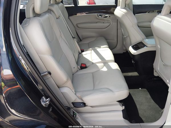 2017 VOLVO XC90 T6 MOMENTUM
