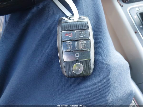 2018 KIA SEDONA LX