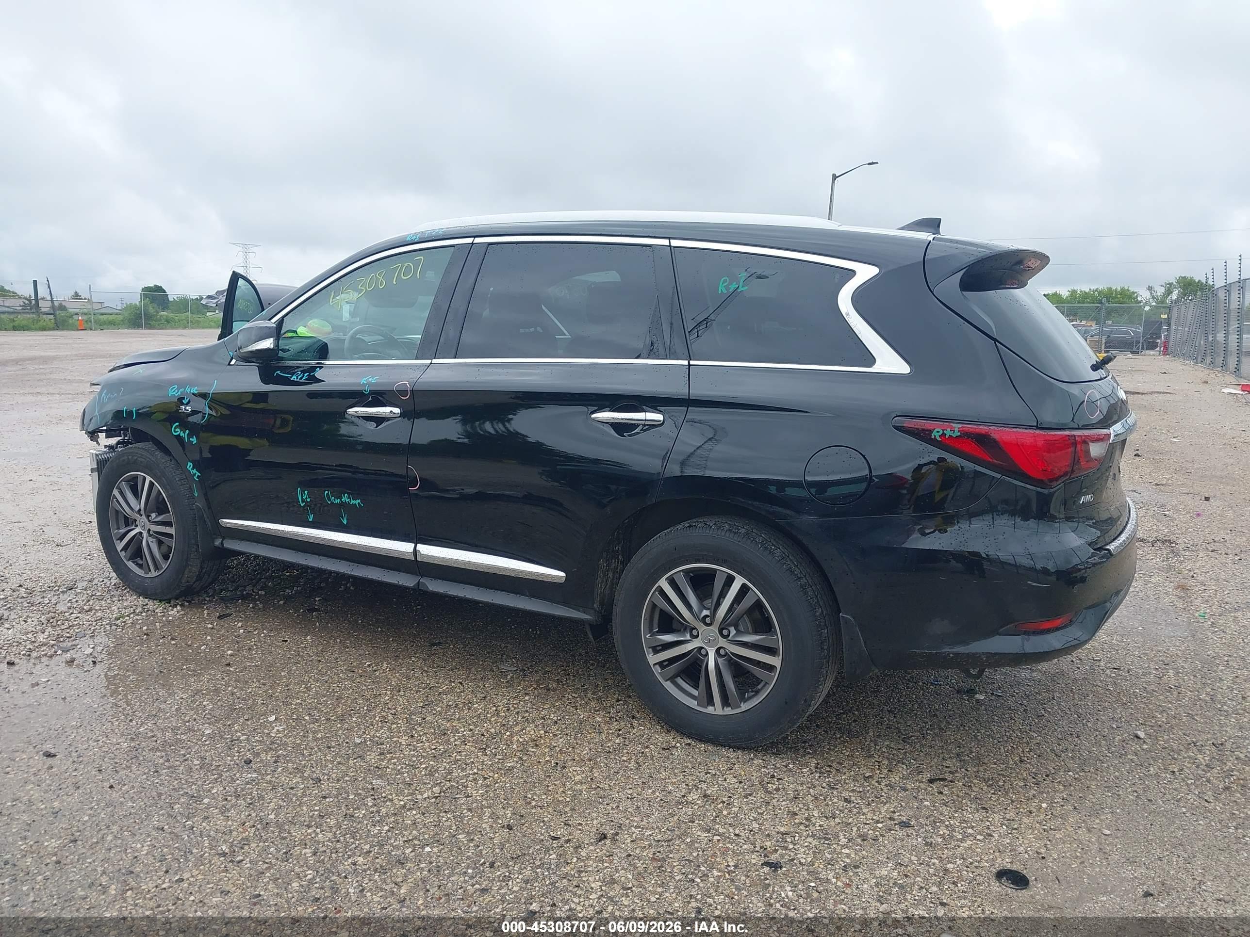 2019 INFINITI QX60 LUXE