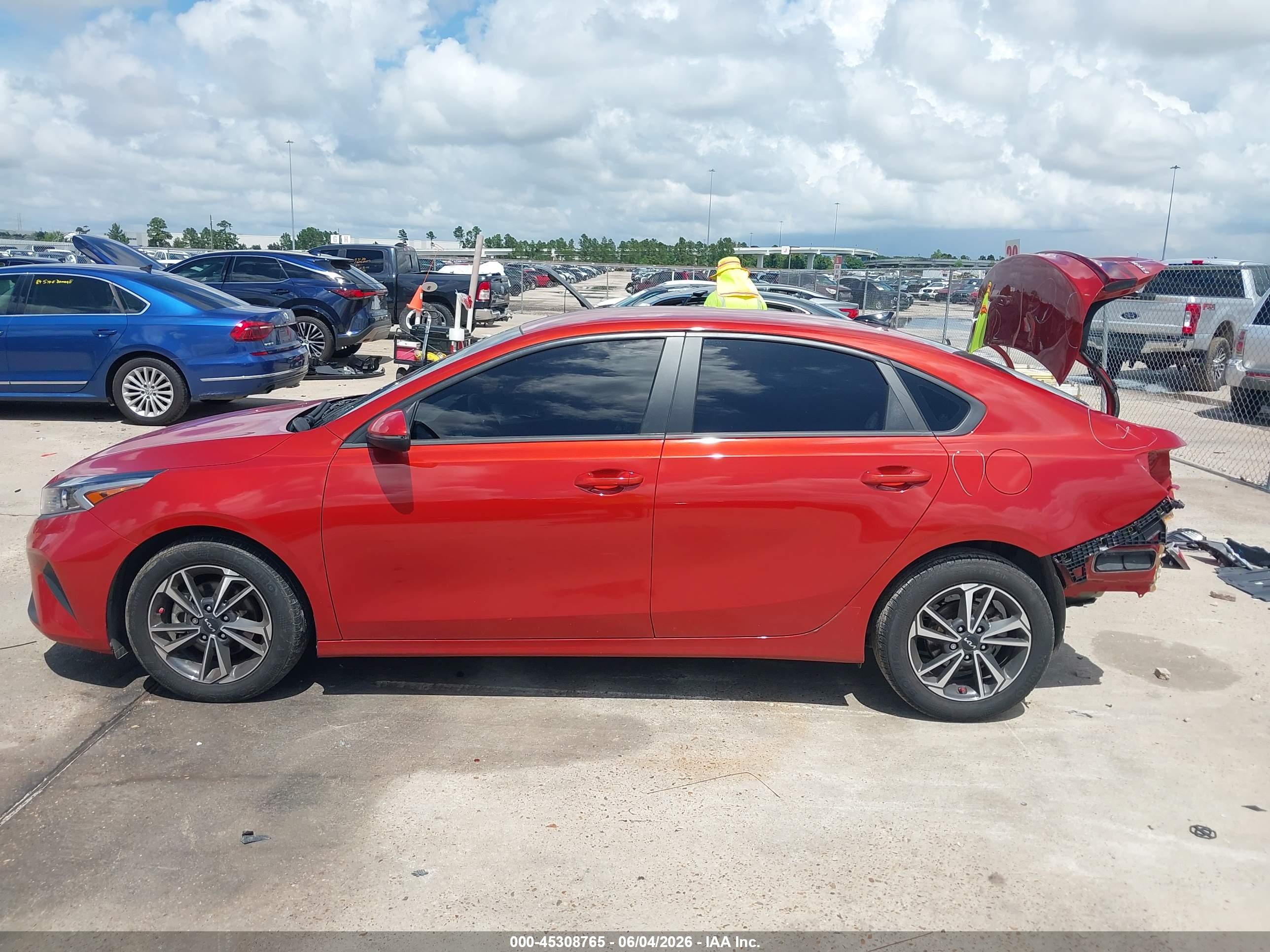 2024 KIA FORTE LXS