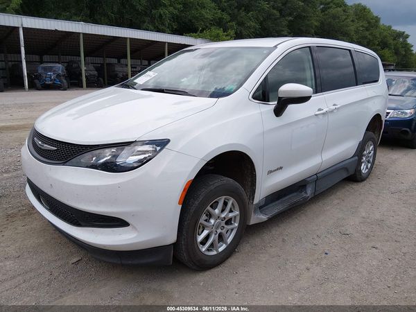 2023 CHRYSLER VOYAGER LX