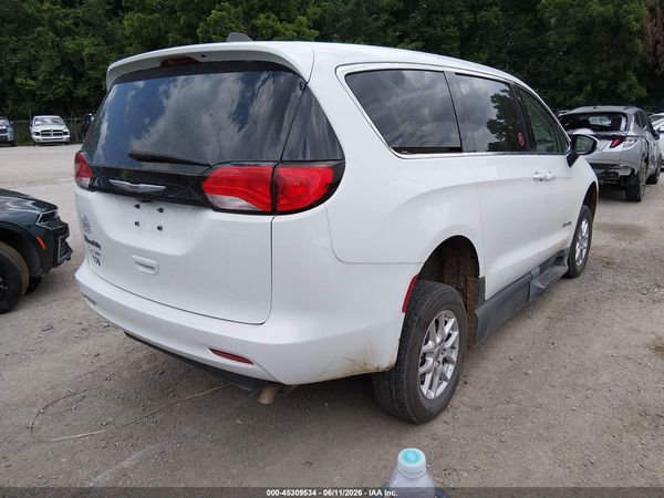 2023 CHRYSLER VOYAGER LX