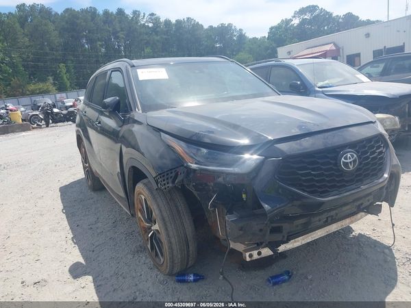 2021 TOYOTA HIGHLANDER XSE