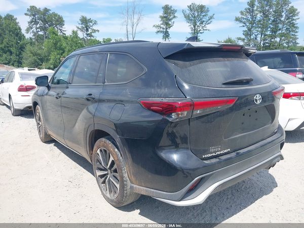 2021 TOYOTA HIGHLANDER XSE