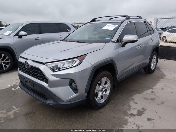 2020 TOYOTA RAV4 XLE