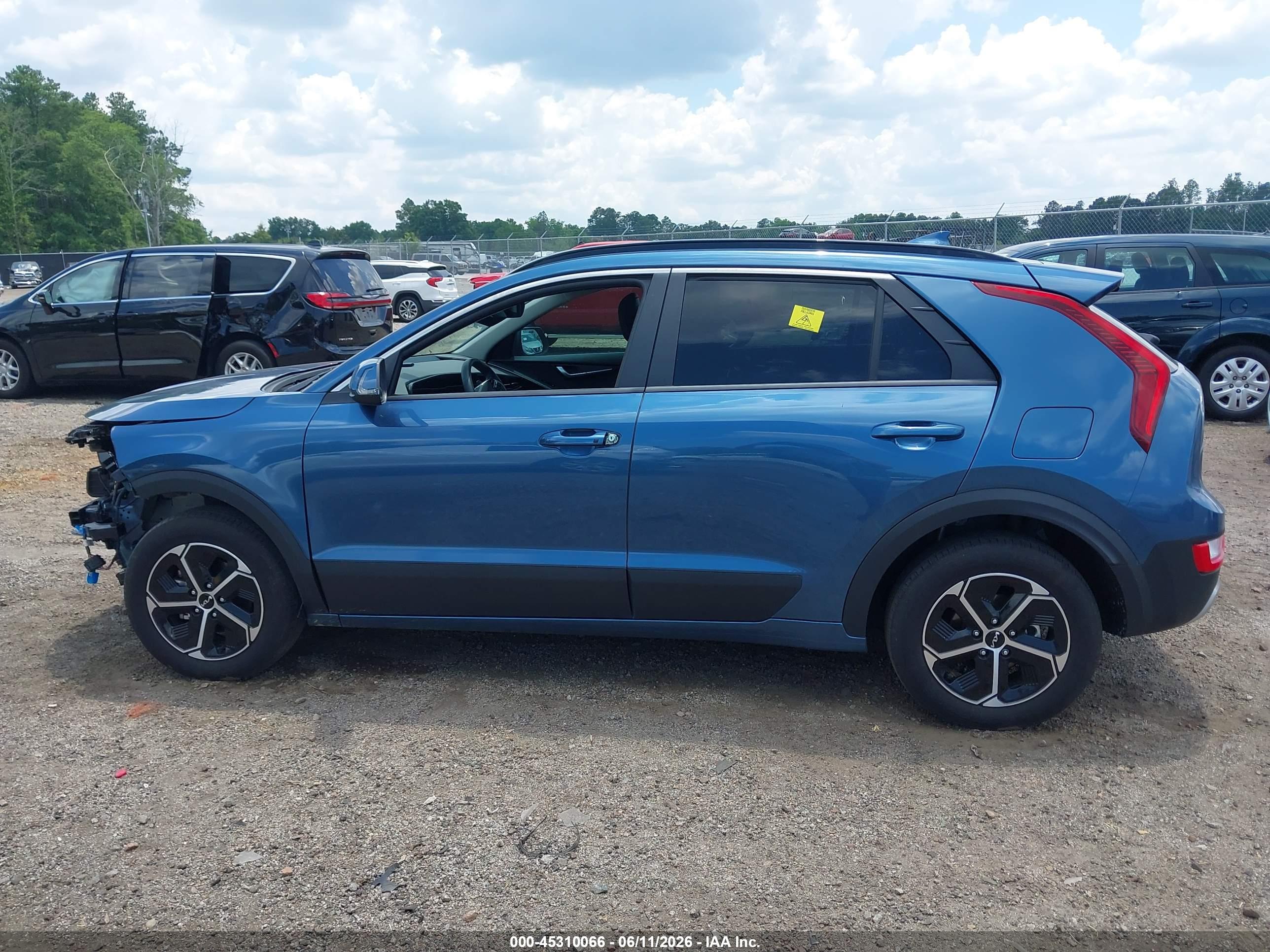 2025 KIA NIRO EX