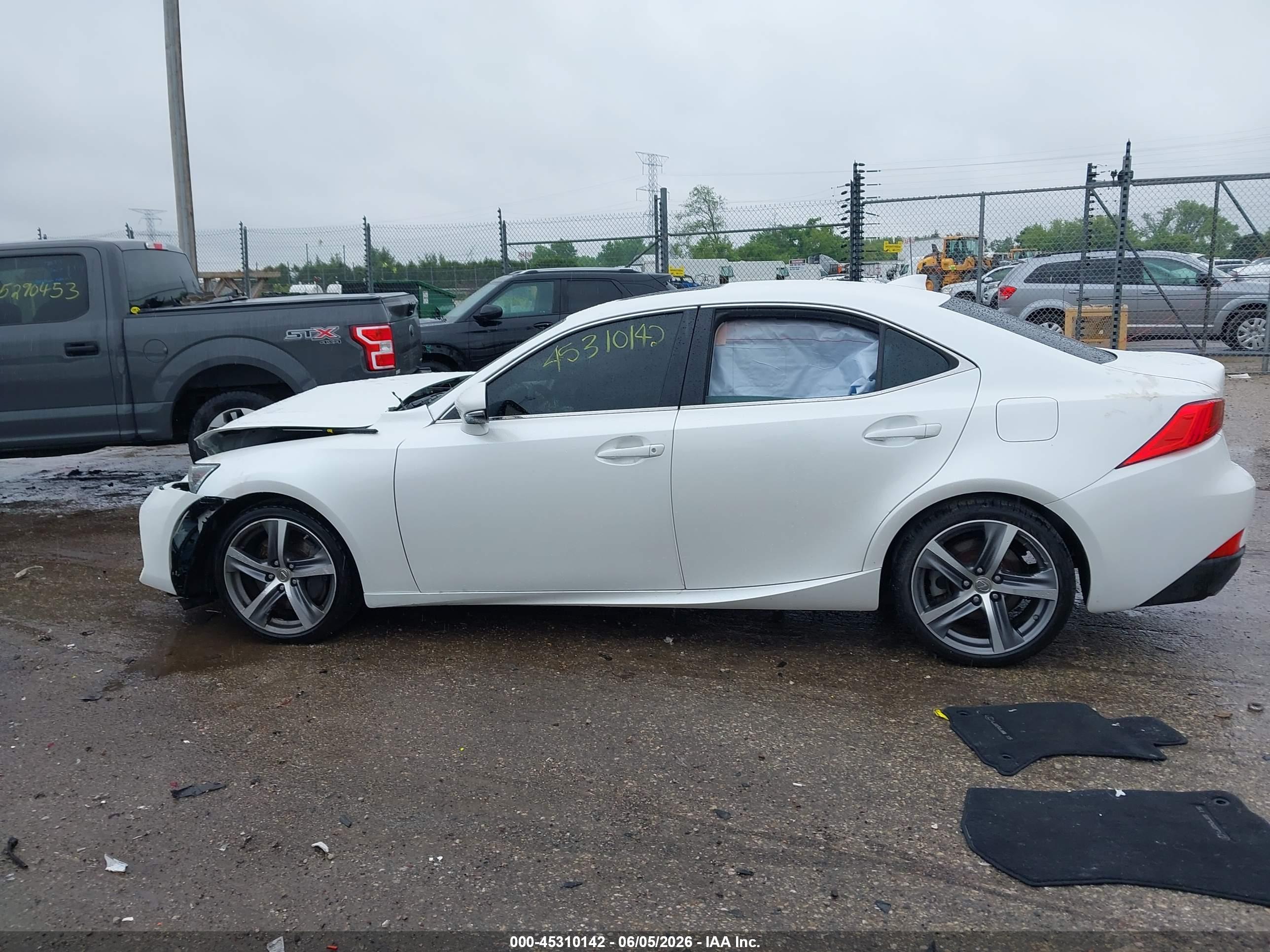 2019 LEXUS IS 300
