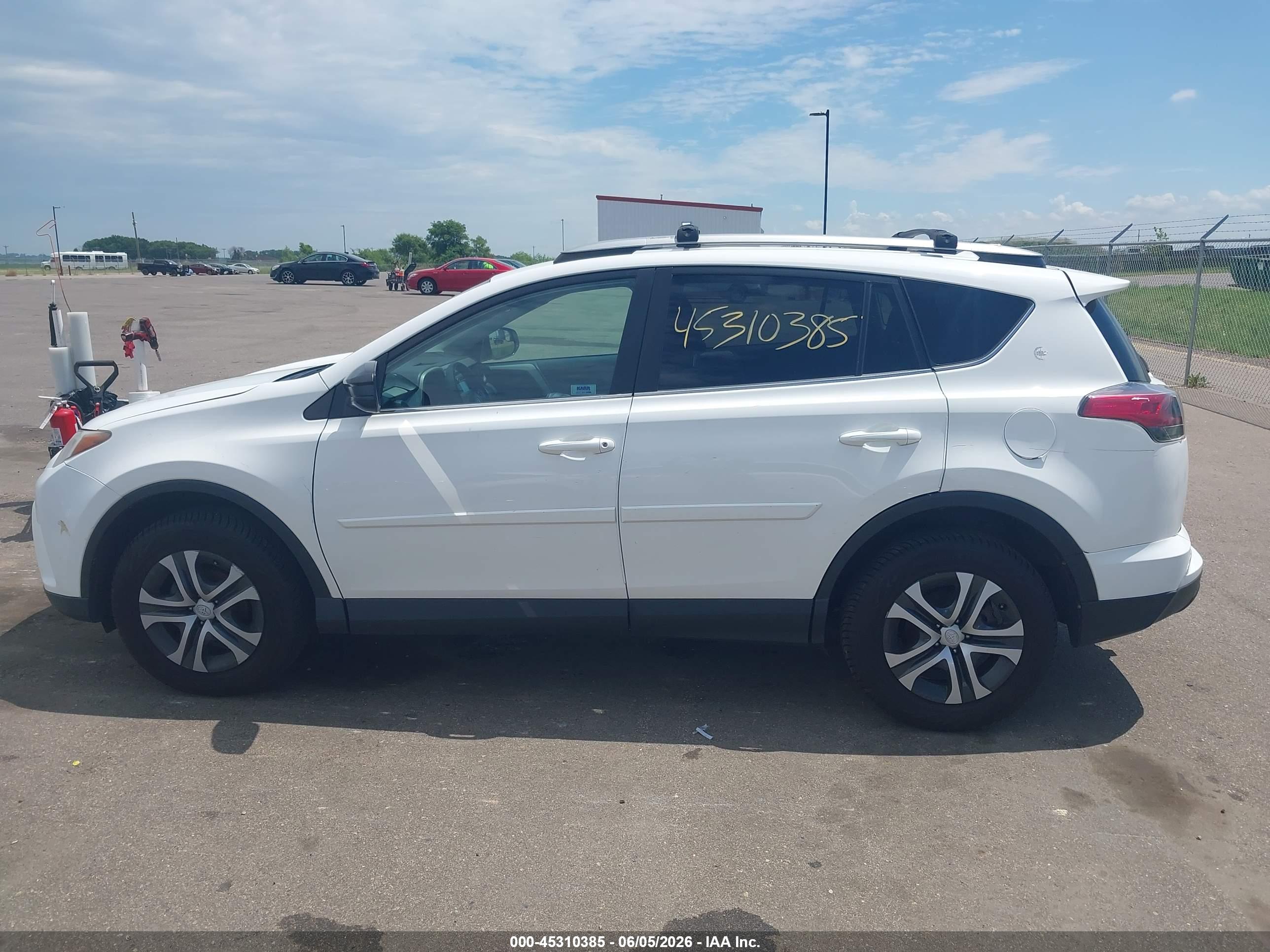 2017 TOYOTA RAV4 LE