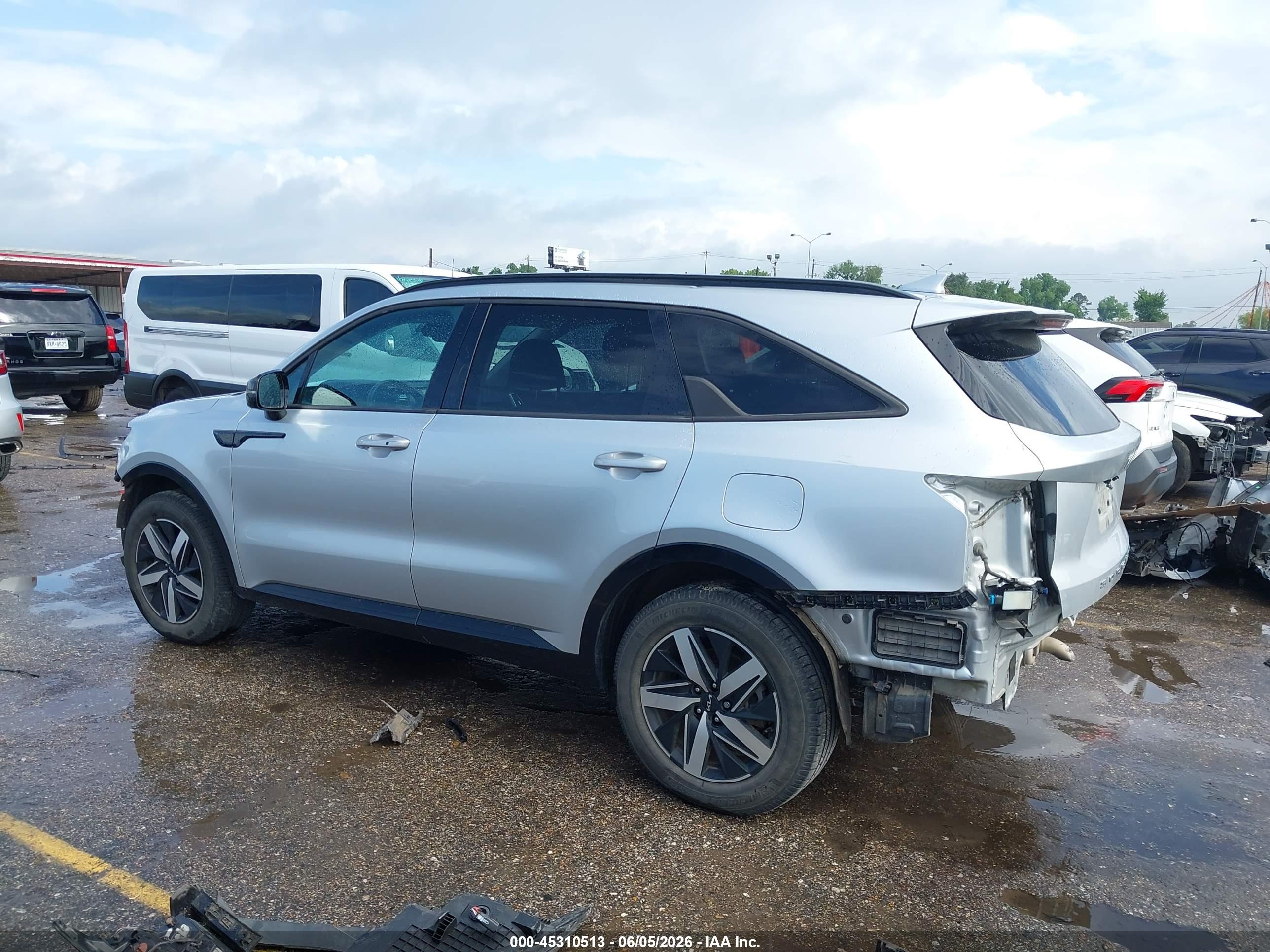 2022 KIA SORENTO S