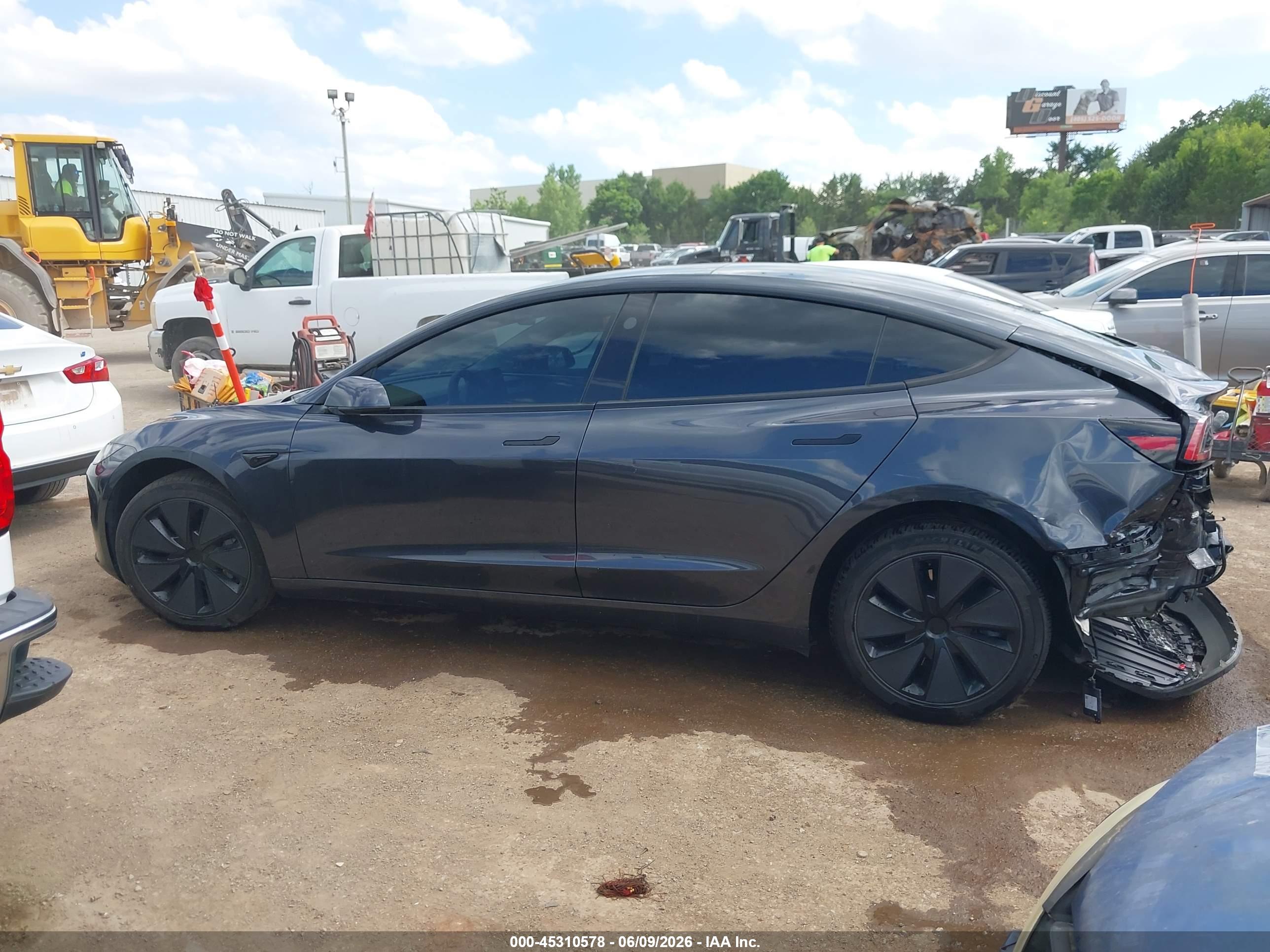 2025 TESLA MODEL 3