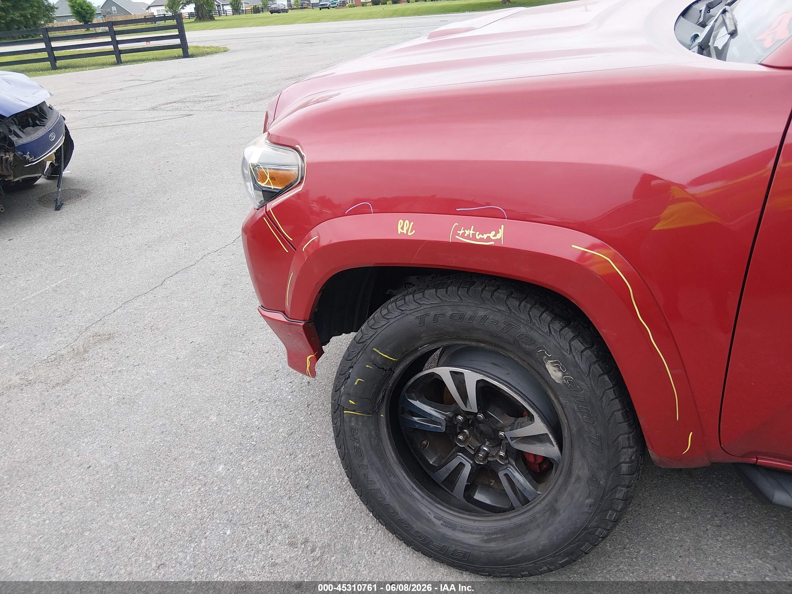 2016 TOYOTA TACOMA