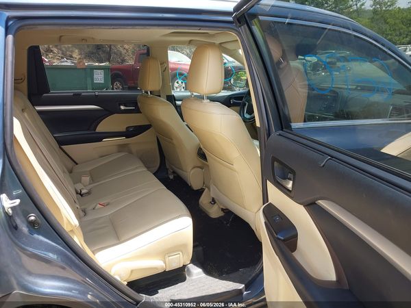 2019 TOYOTA HIGHLANDER XLE