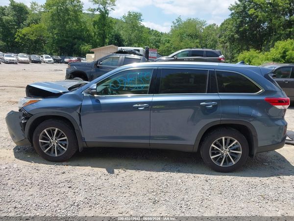 2019 TOYOTA HIGHLANDER XLE