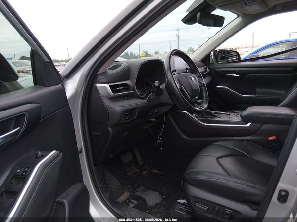 2020 TOYOTA HIGHLANDER XLE