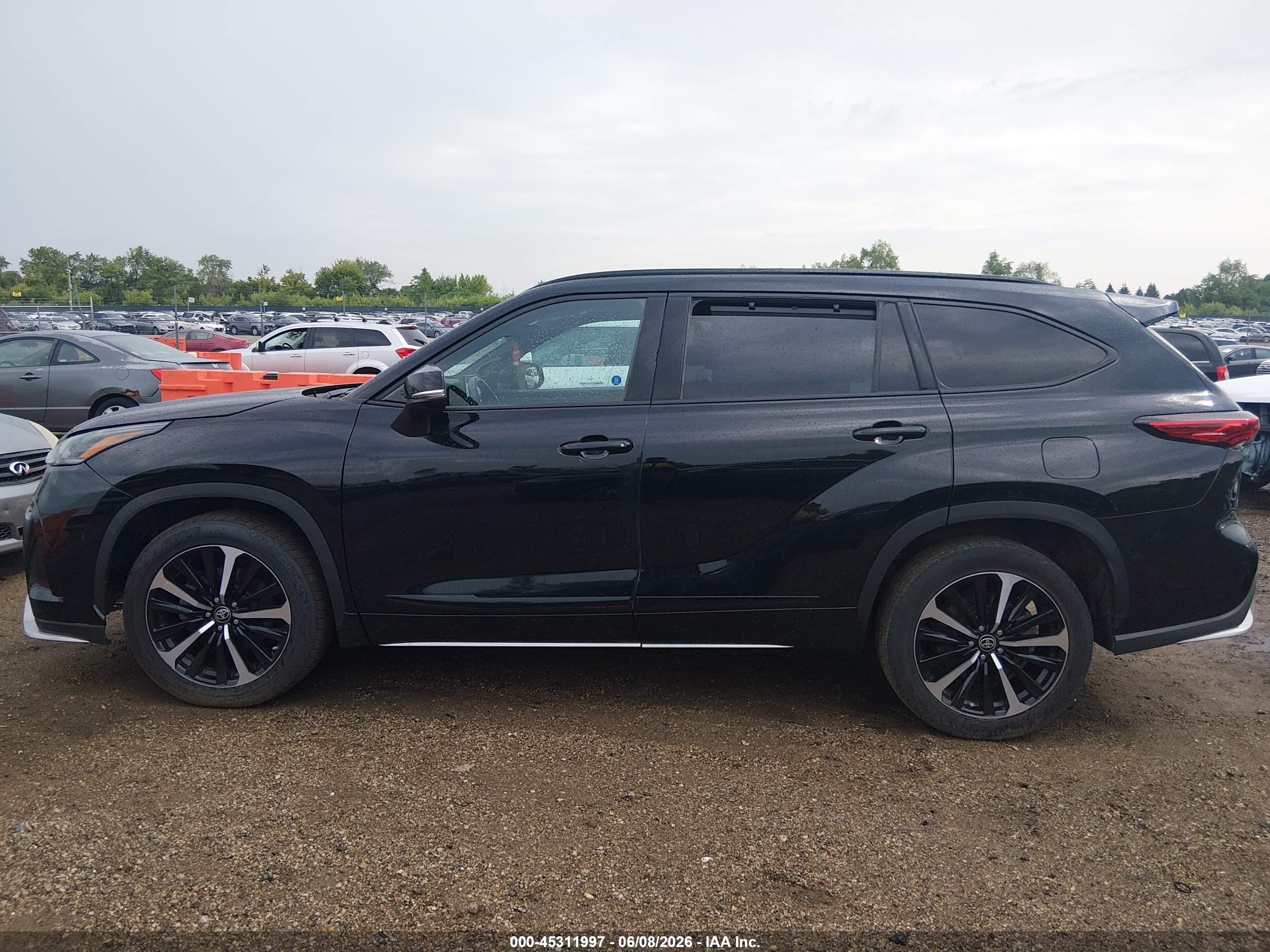 2021 TOYOTA HIGHLANDER XSE