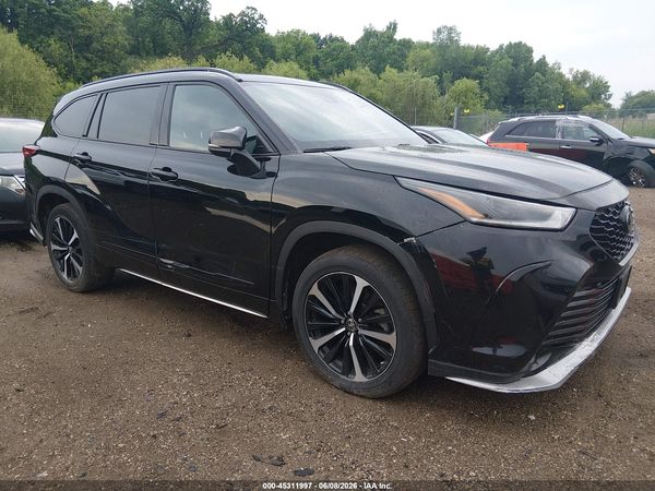 2021 TOYOTA HIGHLANDER XSE