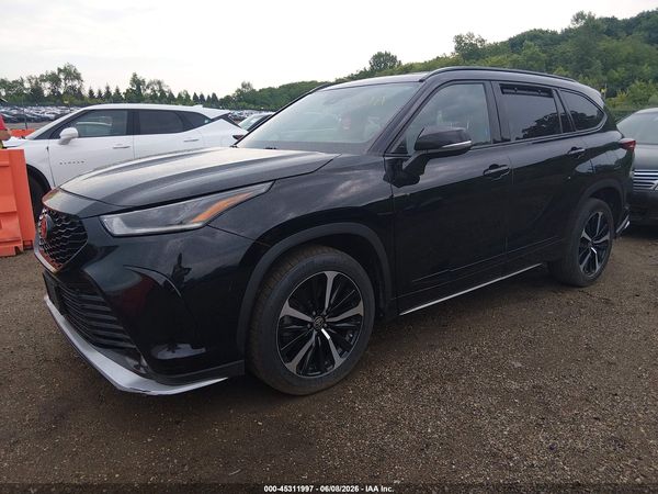 2021 TOYOTA HIGHLANDER XSE