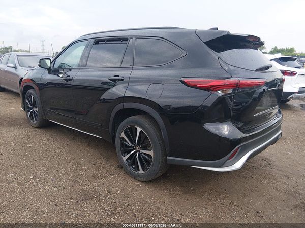 2021 TOYOTA HIGHLANDER XSE
