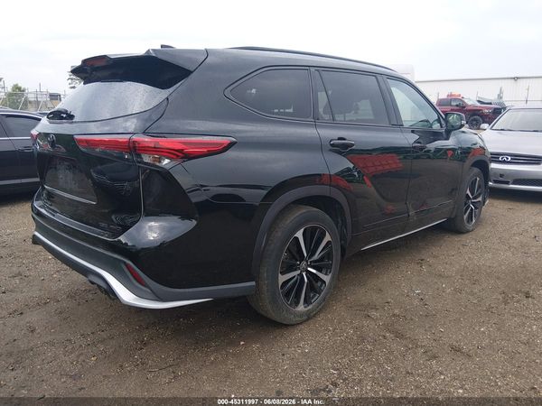 2021 TOYOTA HIGHLANDER XSE