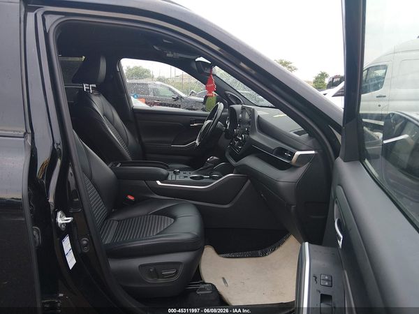 2021 TOYOTA HIGHLANDER XSE